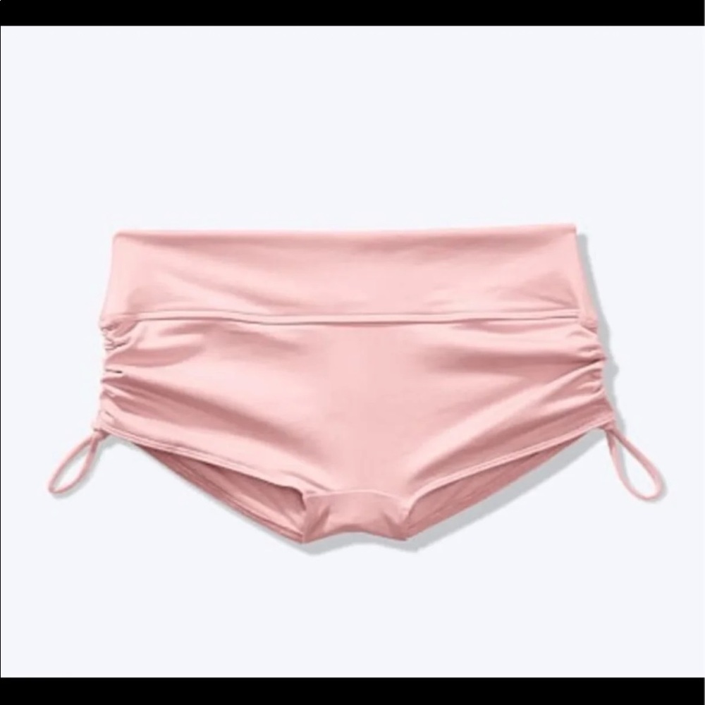 PINK Victoria’s Secret gym to swim shortie